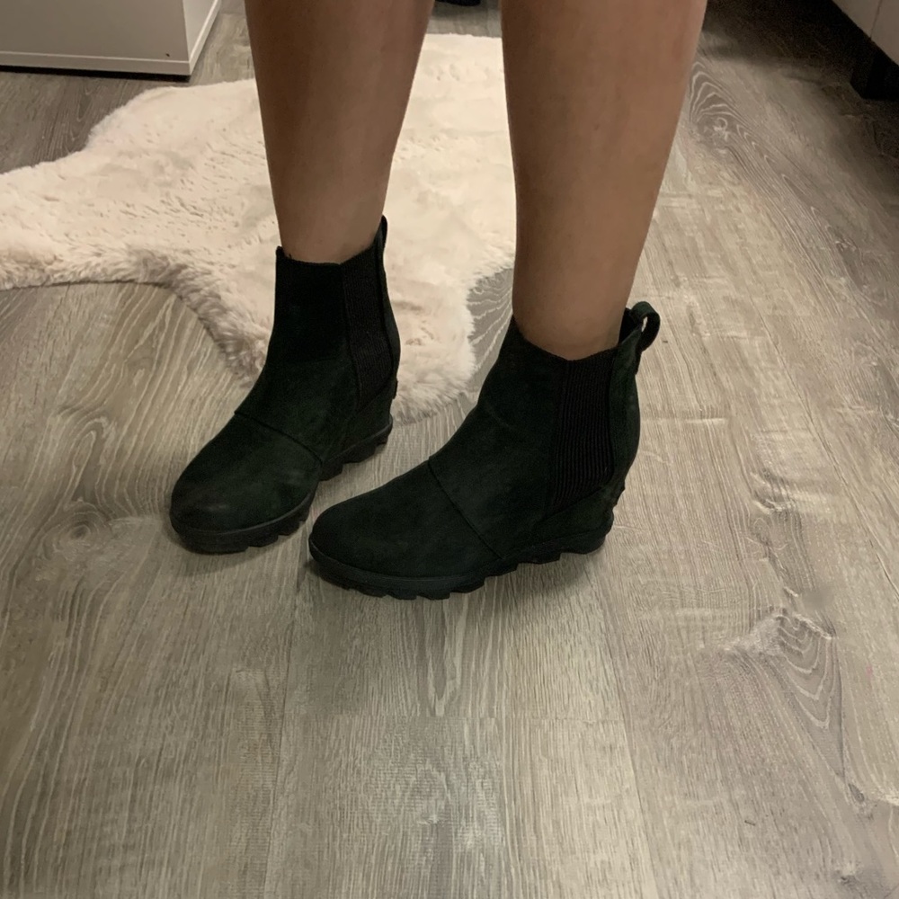 Joan of Arctic Wedge II